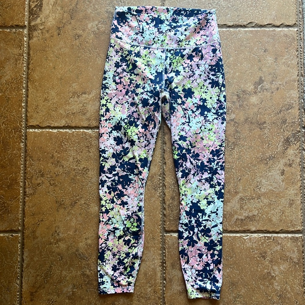Fabletics brand 7/8 length workout legging, pretty floral pattern